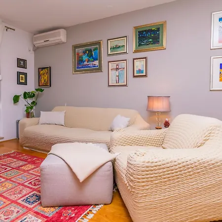 Galeria Apartment *